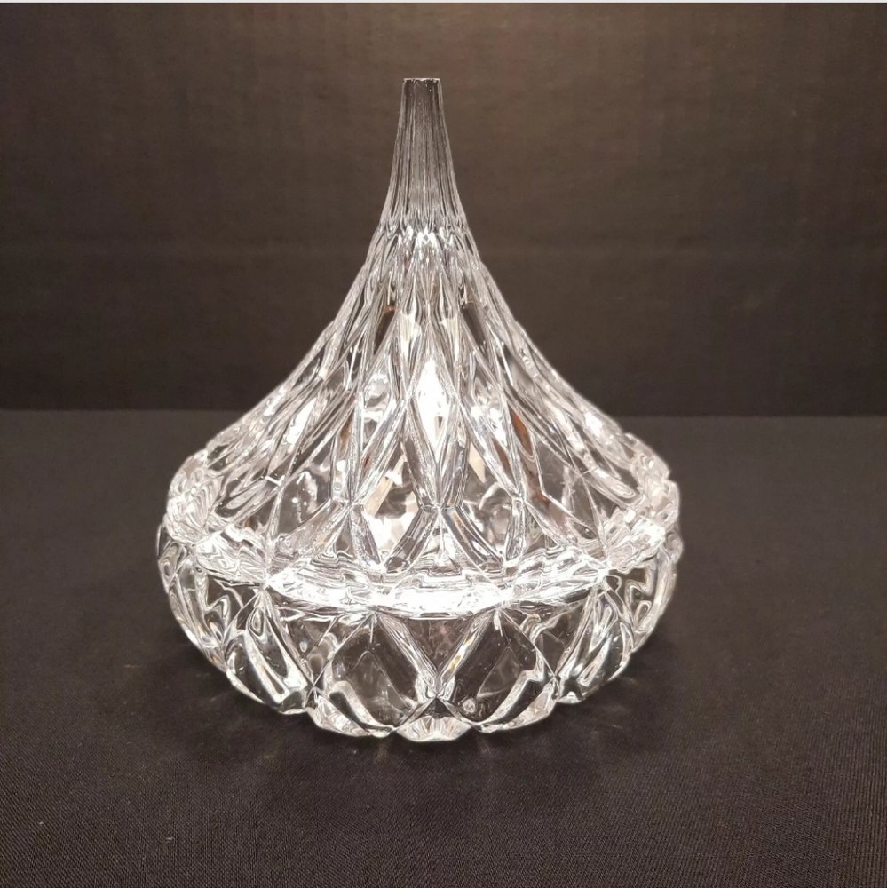 Kisses Crystal Kiss Covered Candy Dish ~ Shannon Godinger